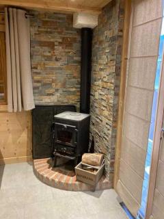 Cozy Chalet with Private Parking Sleeps 7 - 4