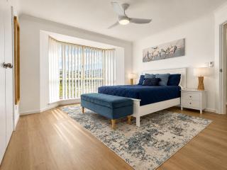 Cosy Coastal Retreat Spa Bath & Beachside - 7