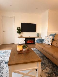 Cosy Coastal Retreat Spa Bath & Beachside - 3