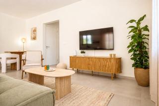 2BR Condo with Outdoor Lounge Pool Access Vredenberg Village - 8