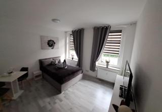 1 Raum Wohnung EG - 0