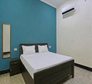 Hotel Trimurti Near Old Amity School - 6