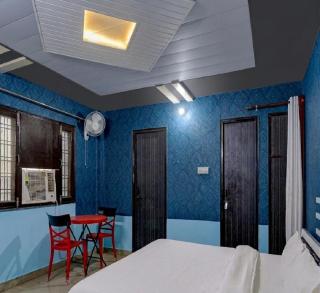 Hotel Trimurti Near Old Amity School - 5