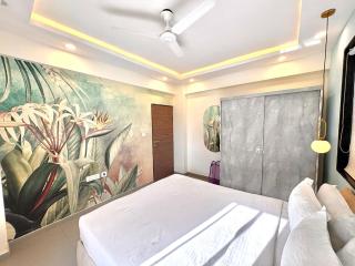 Sunlight 1BHK Modern Apartment with Pool - 5 Mins to Candolim Beach - 7