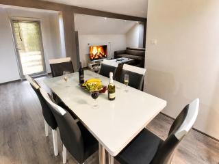 Apartment 96m2 by the pool, with fireplace and mountain views - Bate Bole - 5
