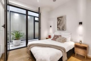 Modern Coastal Retreat in Brighton Melbourne - 1