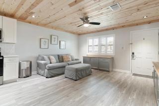 Okaloosa Island Retreat Steps to the Beach! Sandy Pointe - 5