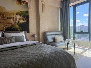Stylish 1-Bedroom Flat with Stunning City Views - 8