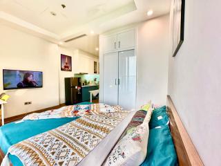 High Rise Apartment with Endless Skyline Views Across Hanoi - 4