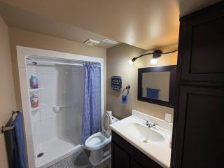 Cozy 2-Bedroom Basement Suite in East Windsor - 1