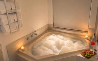 Cosy Coastal Retreat Spa Bath & Beachside - 9