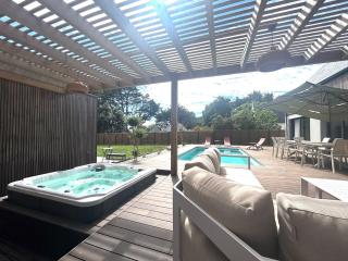 Popular Getaway - Luxury Villa with Pool - 1