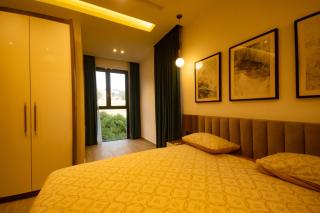 Elegant Hillside Ocean Stay - 7