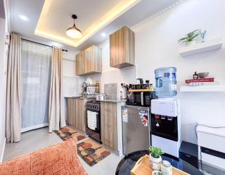 Stylish suite with skyline views & rooftop Gym - 4
