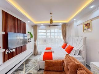 Stylish suite with skyline views & rooftop Gym - 2