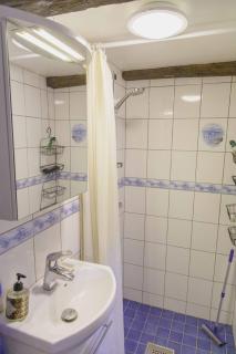 Apartment with 2 rooms in a street house with a patio - 2