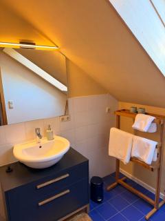 Einladende DG-Ferienwohnung mitten im Starnberger 5-Seen-Land - 7