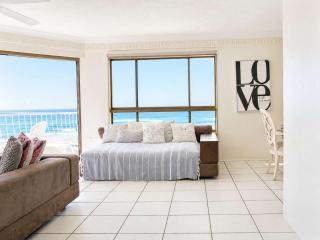 Absolute Beachfront Apt Parking Ocean Views Pets Welcome - 2