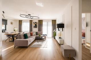 Amber Glow by Praia Apartments - 3 Bedrooms, Parking - 0