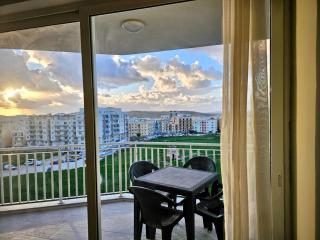 Bright & Spacious 3BR Great Location - 7