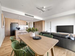 Margaret's Luxe Apartment - 6