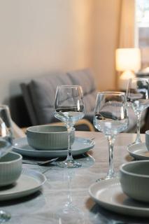 Pet Friendly &Amazing location 4 bedroom house - 6