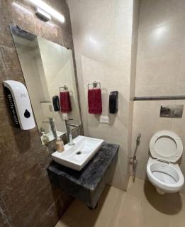 Elegant Studios Modern Studios in Gaur City Center - 5