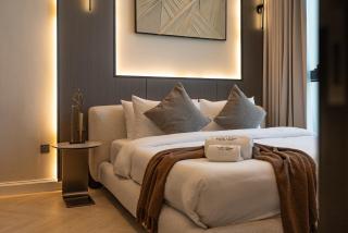 Downtown Luxury, Stunning 1BR Apartment, Direct Access to Dubai Mall - 3