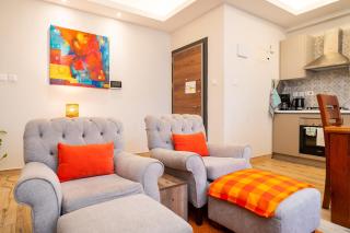 Sunny Modern Apartment Cinnamon Residence - 8