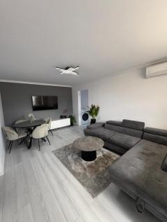 Sarah Apartments - 0