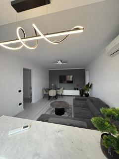 Sarah Apartments - 9