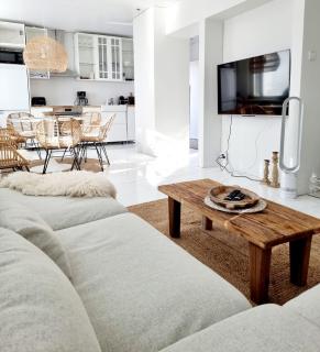 Bright two room apartment in a prime location - 0