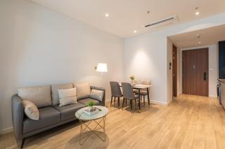Kingston Metropole Crest - River View Apartment - 1