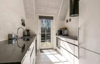 Gorgeous Home In Ulfborg With Private Swimming Pool, Can Be Inside Or Outside - 4