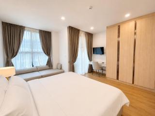 Cozy Modern 1BR Condo with Kitchen & Living Area - 6
