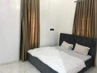 Universal Apartment & Suites - 1