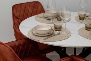 Beige and Blue Apartment in Gdańsk with Garden and Parking by Noclegi Renters - 4