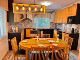 Peaceful Semi-Detached home near the lake - 3