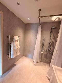 Cobo Bay Hotel - 7