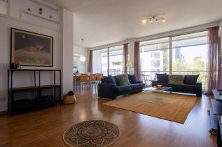 Central Classic 3BR Apt by Makariou Avenue - 0