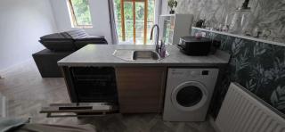 Pet Friendly 2-Bed Apt Sleeps 3 with Parking - 6