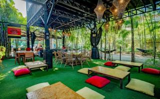Cafe Moto Hostel - 1