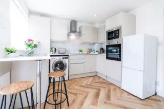 Elegant 3BR Home , Perfect for Families & Contractors , Parking & High-Speed Wi-Fi - 9