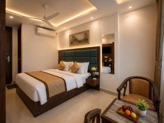Hotel Westmont Suites - 1