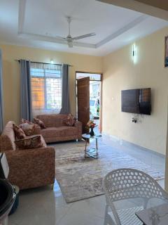 Modern Three BR En-Suite Apartment Near Airport in Tabata - 0