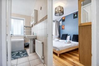 Bright 1BR Flat with Free Parking & Easy City Access - 5