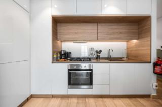 StayShort - Modern 1-Bed with Partial Sea & Marina View - 5