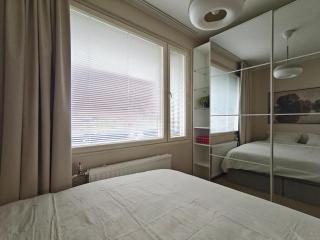 Premium downtown home - Top floor - Self check in - 4