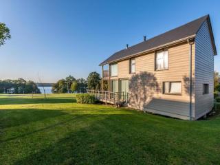 Lakeside Stay with Sauna - 2