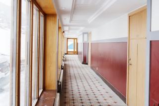 Ski-In Flat for 4 with Balcony - 4
